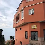 דירה Canas